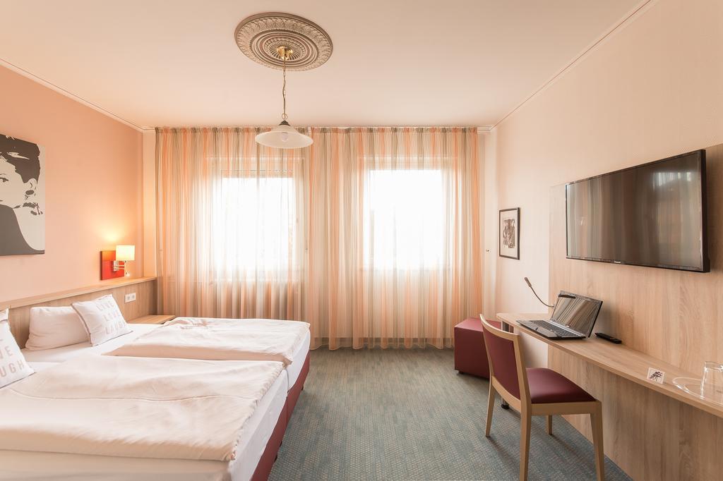 Hotel Leander Bitburg Εξωτερικό φωτογραφία
