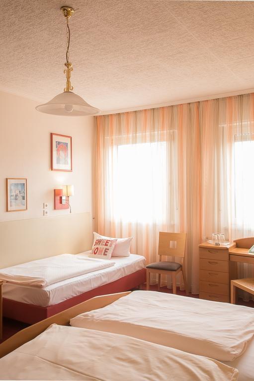 Hotel Leander Bitburg Εξωτερικό φωτογραφία